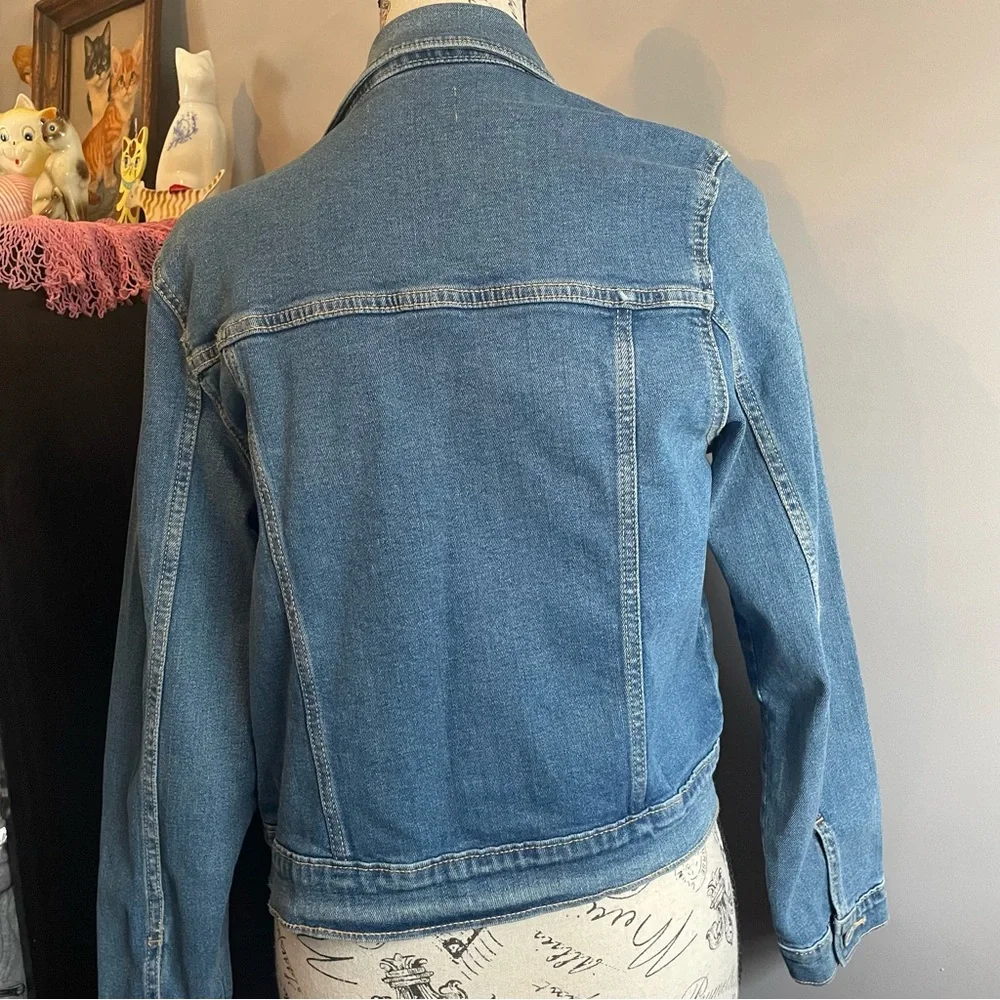 Old Navy Light Blue Denim Jacket in Girls‎ XL